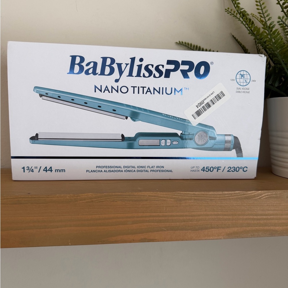 BaBylissPRO Nano Titanium Hair Straightener - Blue